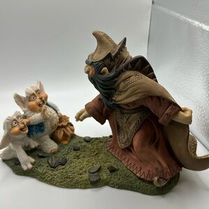 World of Krystonia CAUGHT AT LAST 1107 w/ Swarovski Crystal Statue Figurine